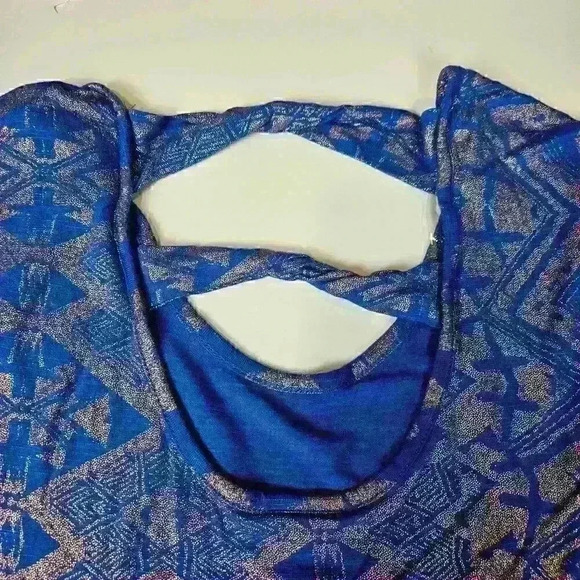 Daytrip Blue Print Top Medium Aztec Print - Picture 6 of 7